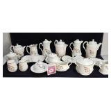 The house of Webster Old English 18pc set