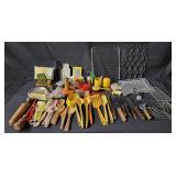 Group of vintage kitchen items & serving pieces,