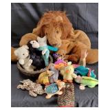Group of vintage stuffed animals / some beanie