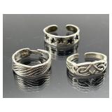 Three sterling silver toe rings, 6.88g
