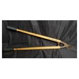 Lopper with wooden handles