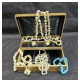 Group of vintage ladies jewerly and necklaces