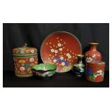 Box of closinette vases, plates and bowl