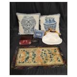Group of pillows, wallet, glasses case, etc. Box