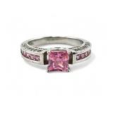 Sterling silver pink stone ring, 4 grams Size 7