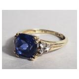 10KT gold ring with Topaz stone