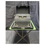 Vintage Underwood typewriter in original case,
