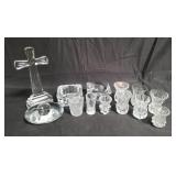 Group of glass and crystal items, miniature