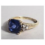 10KT gold ring with Topaz stone