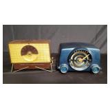 Pair of vintage radios
