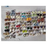 58 pairs vtg clip on earrings pb (LL)