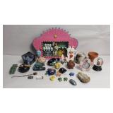 Group of trinkets & decor