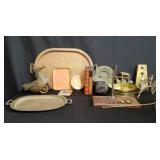 Box of miscellaneous vintage items