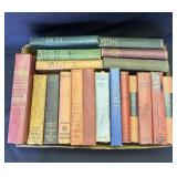 19 Antique & vintage books