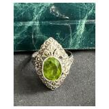 Silver ring with green stone 8g
