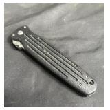 Signed manual Gerber knife