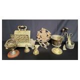 Group of miscellaneous brass items