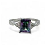 Sterling silver ring with radiant cut stone, 2.7g