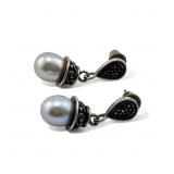 Sterling silver pearl earrings, 5.41g