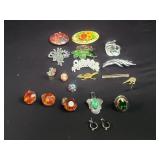 Vintage costume jewelry - brooches, pendant, p