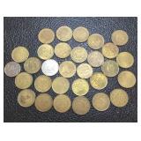Assorted vintage gaming tokens - Chuck E Cheese,