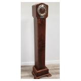 The Perivale Clock British grandmother clock