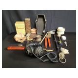 Box of miscellaneous vintage items