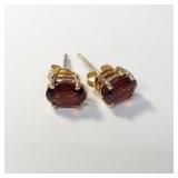14k Gold & garnet earrings 1.33g