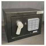 Vaiyer safe w/pair of keys included