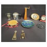 Group of miscellaneous vintage items