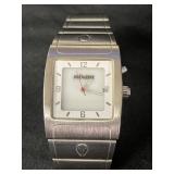 Menï¿½s Nixon stainless watch