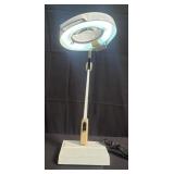 Vintage dazor magnifying design lamp