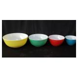 4 Pyrex glass mixing bowls