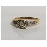 Unmarked 14kt gold ring with diamonds