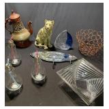 Group of decorative items (box)