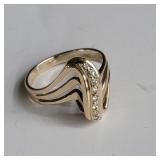 Diamond 14kt gold ring 4.5g , sz 7.5  , pb  ,   ac