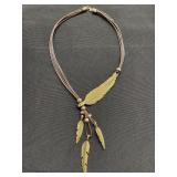 Metal feathers necklace