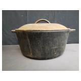 Vintage Lodge cast iron pot