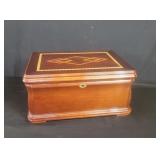Mahogany cigar humidor with key