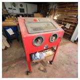 Central Pnuematic floor blast cabinet 40lb