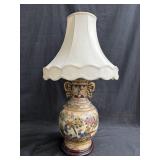 Vintage Hand painted Asian vase lamp in working