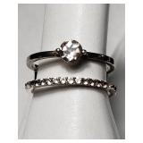 Sterling silver ring sz 8. 2.9g W/clear stone