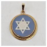 Pendant marked Van Dell 12KGF, Wedgwood England.