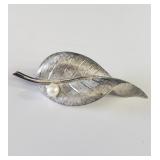 Sterling silver leaf brooch w/ cultured pearl