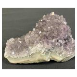 Amethyst quartz specimen