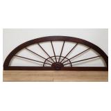 Arch accent window frame
