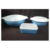 3 Vintage Pyrex snowflake blue mixing bowls and