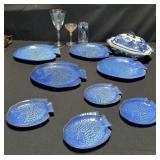 Lot of plates, bowls, glasses and home decor