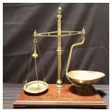 Antique W&T Avery 1Ib brass scale with weights