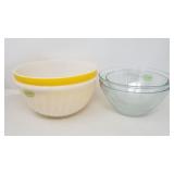 Group of mixing bowls